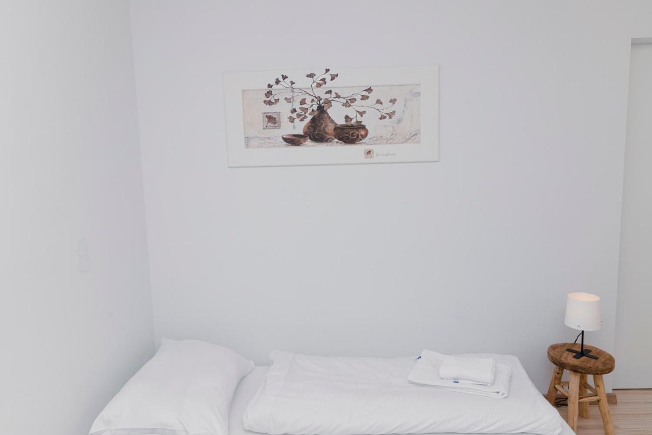 Beautiful 2-Bedroom Apartment Near Schoenbrunn Viena Exterior foto