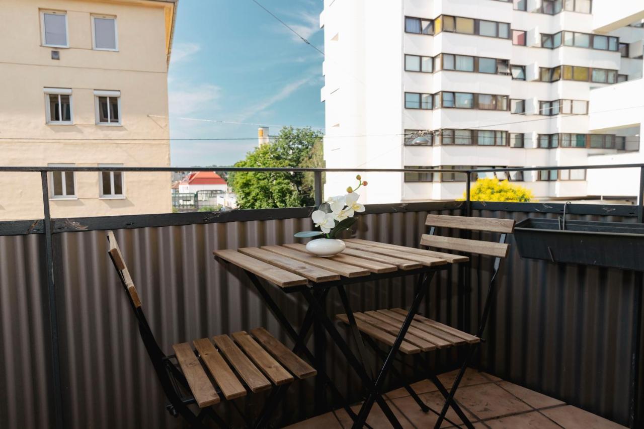 Beautiful 2-Bedroom Apartment Near Schoenbrunn Viena Exterior foto